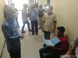 Curhat Ortu soal PPDB Jateng Hari Pertama: KK Tak Terdata, Situs Sulit Diakses