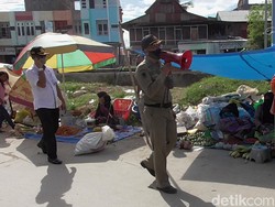 Cek Pasar, Camat Wonomulyo Temukan Pedagang-Pembeli Abai Protokol Kesehatan