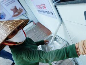 Kisah Pengusaha Vietnam Sediakan ATM Beras Gratis untuk Warga Miskin