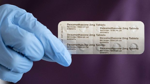 Para peneliti dari Universitas Oxford menemukan kemanjuran dari obat dexamethasone. Obat itu terbukti membantu menyelamatkan pasien Corona dengan sakit parah.