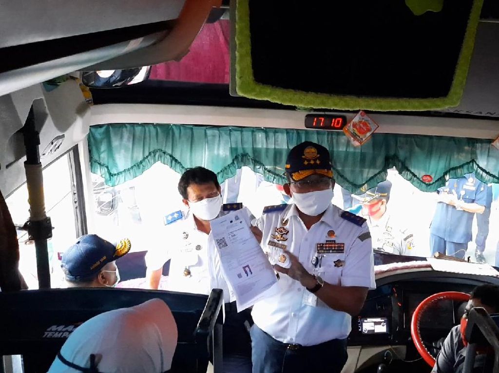 Kemenhub Usul Masifkan Tes COVID Saat Arus Balik Pemudik ke Jakarta Kemenhub Usul Masifkan Tes COVID Saat Arus Balik Pemudik ke Jakarta