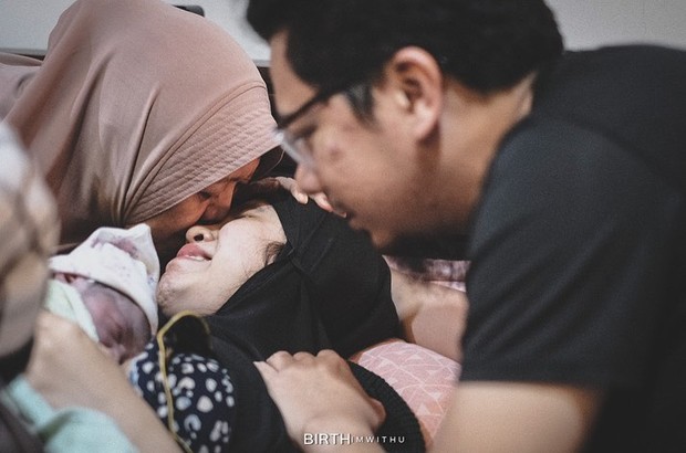 Birth Photography/sumber: www.instagram.com/birth.imwithu_moments/ Koleksi foto momen persalinan dari fotografer Birth I'm With U