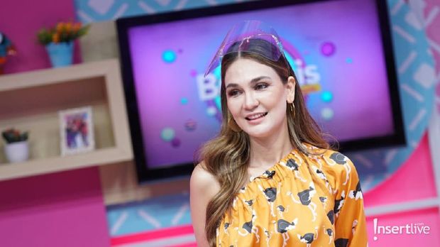 Luna Maya di acara Brownis Trans TV