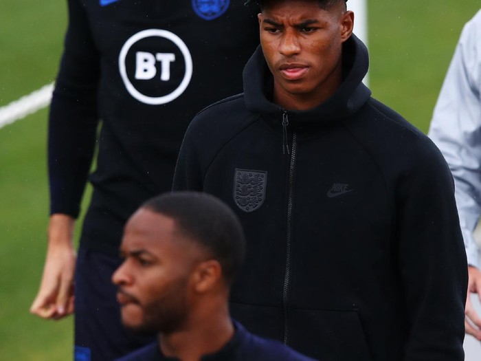 SOUTHAMPTON, ENGLAND - SEPTEMBER 09: Harry Maguire, Marcus Rashford and Raheem Sterling of England arrives ahead of an England training session at St. Marys Stadium on September 09, 2019 in Southampton, England. (Photo by Julian Finney/Getty Images)