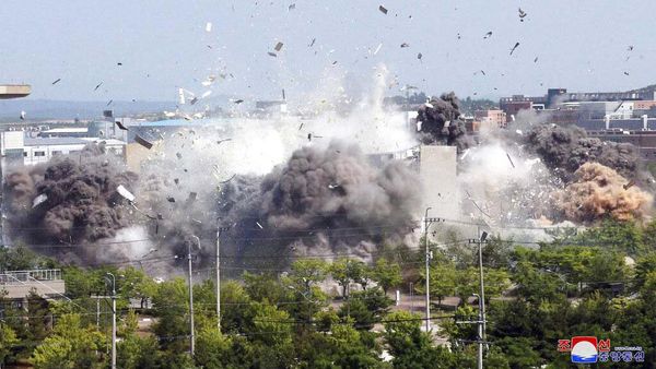 Momen Korut Ledakkan Kantor Penghubung Antar-Korea