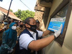 Ini Tujuan Pemasangan Stiker Penerima Bansos di Kota Bandung