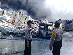 Kebakaran di Pabrik Cat di Tangerang Diduga Akibat Korsleting Listrik