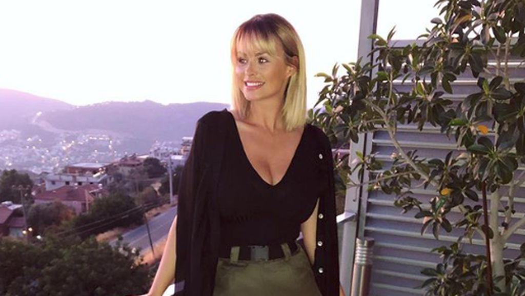 Ini Model Pakaian Dalam yang Kariernya Hancur karena Chat Mesum Ini Model Pakaian Dalam yang Kariernya Hancur karena Chat Mesum