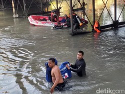 Satu Korban Tenggelam di Kalimas Ditemukan, 1 Anak Lainnya Dalam Pencarian