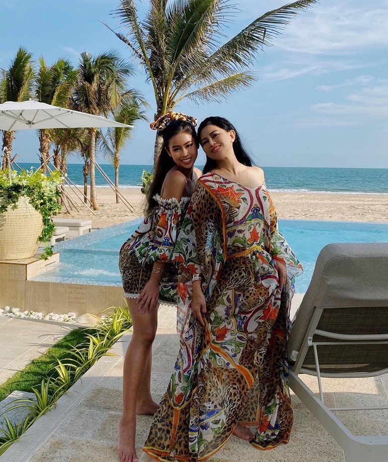 Saat ini, Thuy menjabat sebagai presiden Imex Pan Pacific Group. Perusahaan yang dirintis suaminya itu bergerak di bidang retail dan menjadi mitra resmi label fashion terkenal seperti Burberry, Armani dan Versace. (Foto: Instagram/@tiennguyenn)