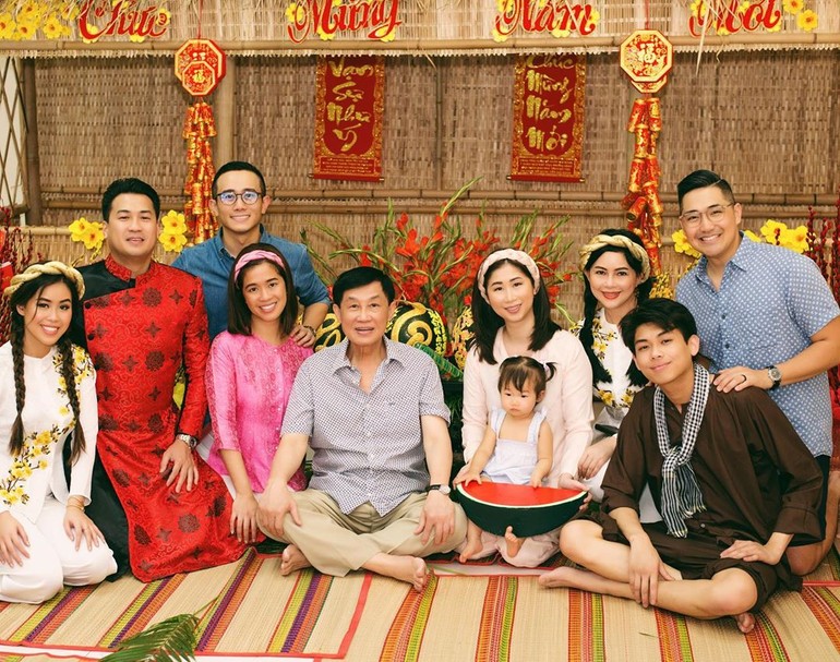 Ibu Tien Nguyen diketahui bernama Thuy Tien. Thuy merupakan istri kedua Johnathan Hanh Nguyen. (Foto: Instagram/@tiennguyenn)