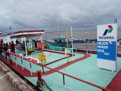 Unik, di Daerah Ini Ada SPBU Terapung di Atas Kapal