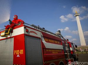Sterilisasi Monas Jelang Dibuka Kembali di Masa PSBB Transisi