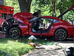 Baru 2 Km Keluar Dealer untuk Test Drive, Toyota Supra Ringsek Nabrak Pohon