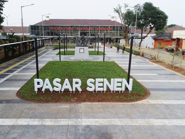 Foto: Wajah Baru Stasiun Kereta Api Jakarta yang Kinclong