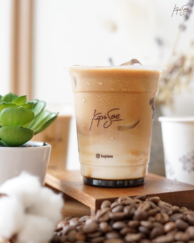 Kopi Soe Goela Merah/sumber: instagram.com/kopisoe Menu Es Kopi Soe Goela Merah dari Kopi Soe