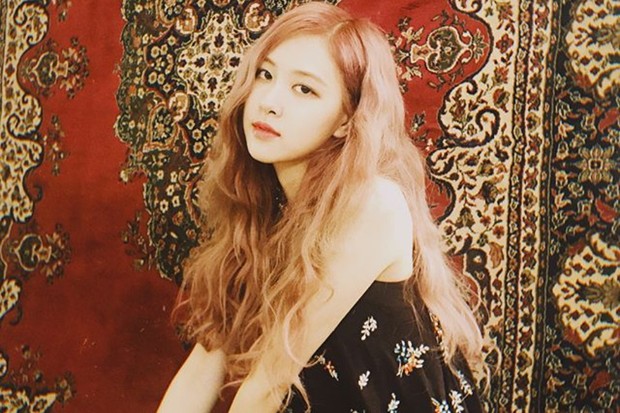 Potret Rambut  Panjang Rose  BLACKPINK  yang Bikin Iri