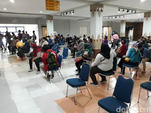 Jengkelnya Ortu di Solo Ribet Daftar PPDB Jateng Gegara Pemekaran Wilayah Jengkelnya Ortu di Solo Ribet Daftar PPDB Jateng Gegara Pemekaran Wilayah