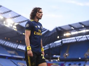 Arsenal Pertahankan David Luiz, Van Persie Bingung