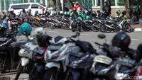 Bandel Banget! Jalan Mangga Dua Kembali Dibajak Ojol