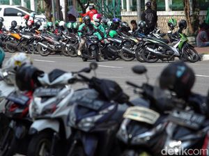 Bandel Banget! Jalan Mangga Dua Kembali Dibajak Ojol