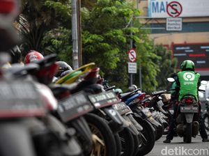Driver Ojol Ngaku Orderan Sepi Sejak PSBB Jakarta Diperketat