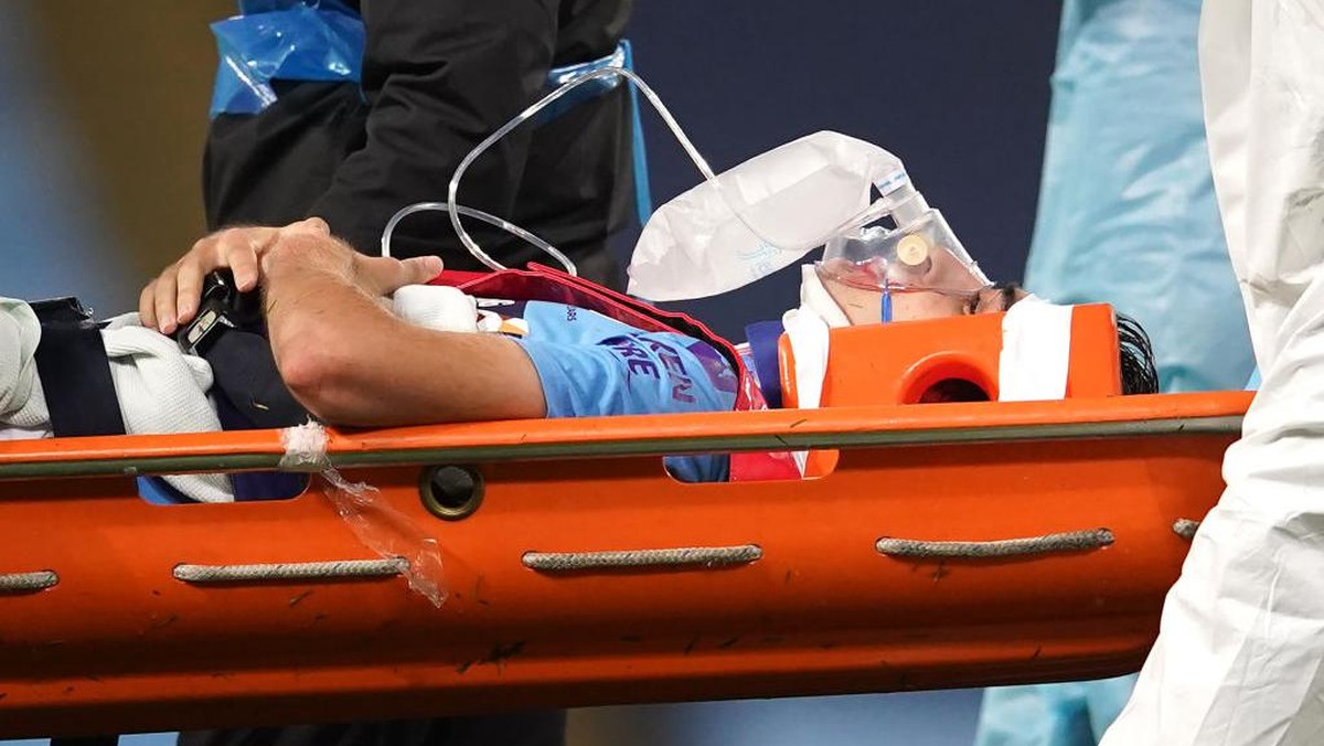 Pemain Manchester City, Eric Garcia, masih diperiksa lebih lanjut. (Foto: Getty Images/Pool)