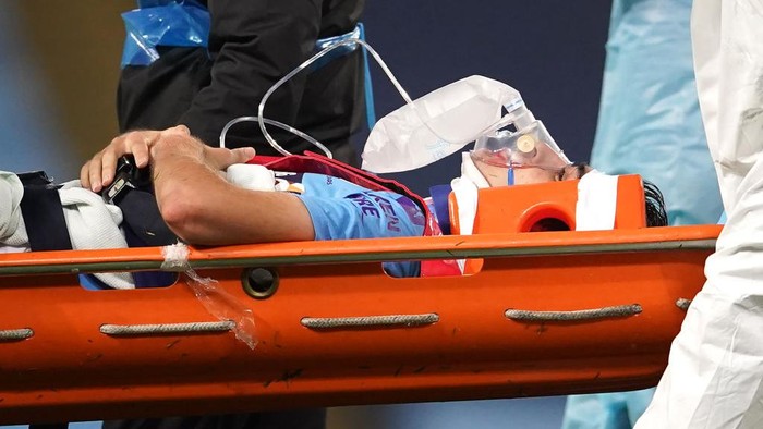 MANCHESTER, ENGLAND - JUNE 17: Eric Garcia of Manchester City is stretchered off after receiving medical treatment during the Premier League match between Manchester City and Arsenal FC at Etihad Stadium on June 17, 2020 in Manchester, United Kingdom. (Photo by Dave Thompson/ Pool via Getty Images)