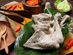 Resep Ayam Pop Khas Bukittinggi yang Sedap