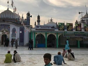 Dituduh Menistakan Islam, Profesor Pakistan Ditangkap