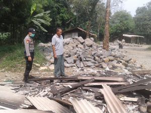 Kios Bensin Eceran di Bogor Terbakar, Pasutri Luka Dibawa ke RS