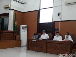 Hakim PN Jaksel Tolak Praperadilan Ruslan Buton Hakim PN Jaksel Tolak Praperadilan Ruslan Buton