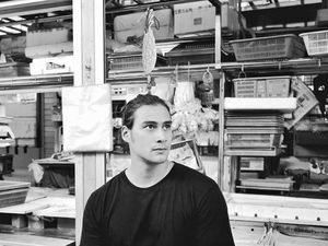 Foto: Gaya Liburan Daniel Adnan, Suami Tara Basro Foto: Gaya Liburan Daniel Adnan, Suami Tara Basro