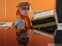 Tingkatkan Layanan, Pos Indonesia Antarkan Semua Barang Kiriman Impor Pelanggan
