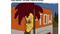 Menghadapi Manchester City di Etihad, David Luiz digambarkan babak belur karena serangkaian kesalahannya (Foto: Twitter)