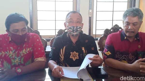 Sidang online putusan gugatan perdata pengurus yayasan Persaudaraan Setia Hati Terate (PSHT) Parluh 17 digelar di Pengadilan Negeri Kota Madiun. Sidang sempat empat kali di-skors.