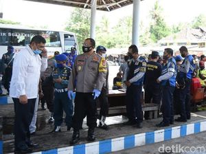 Selain Rapid Test Mahal, Ini Juga yang Buat Sopir Truk Logistik Mogok Jalan Selain Rapid Test Mahal, Ini Juga yang Buat Sopir Truk Logistik Mogok Jalan