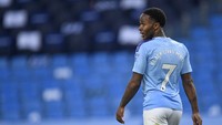 Gol pembuka dicetak Raheem Sterling di masa injury time babak pertama.