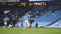 Kemudian, gol kedua lahir dari penalti Kevin De Bruyne, usai David Luiz melanggar Riyad Mahrez.