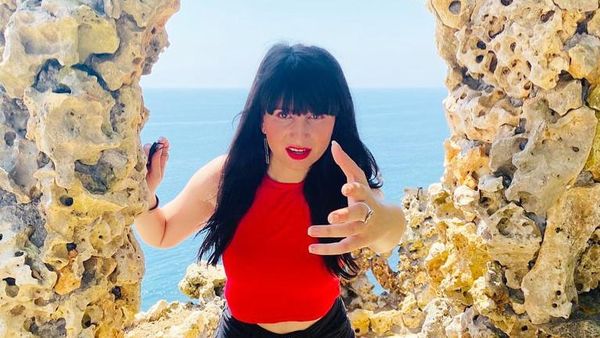 Ini Sosok Wanita yang Punya Profesi Unik, Jadi Guru Orgasme