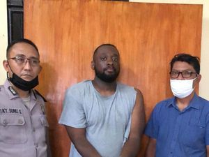 WN Amerika Ngutil Cincin di Toko Emas Kuta Bali, Sempat Dihajar Massa WN Amerika Ngutil Cincin di Toko Emas Kuta Bali, Sempat Dihajar Massa