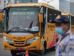 DKI Siapkan 50 Bus untuk Siswa Uji Coba Sekolah Tatap Muka