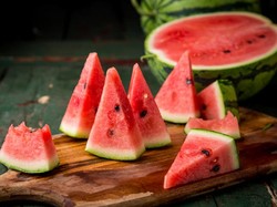 7 Buah dan Jus Penurun Darah Tinggi yang Perlu Diketahui