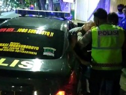 Bule Belgia Diamankan Warga Setelah Ngutil di Sebuah Minimarket Surabaya