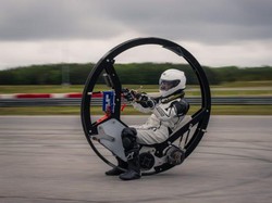 Motor Listrik Ini Pakai Ban Cuma Satu, Bisa Ngebut 112 Km/Jam