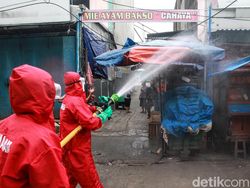 Hari Kedua Penutupan Pasar Kebayoran Lama Hari Kedua Penutupan Pasar Kebayoran Lama