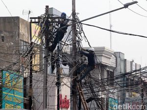 Kapan Ibu kota Bebas Kabel Semrawut di Udara? Kapan Ibu kota Bebas Kabel Semrawut di Udara?