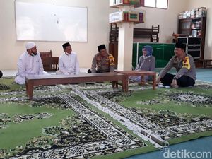 Temui Guru Ngaji Jokowi, Kapolda Jateng Cek New Normal Ponpes