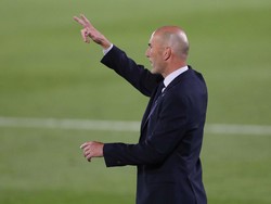 Di babak kedua, Valencia tak diberi kesempatan untuk menyerang. Tim besutan Zinedine Zidane ini berulang kali menggempur pertahanan lawan.