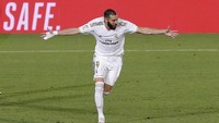 Dengan tambahan dua gol, Benzema sudah mengoleksi total 243 gol sepanjang kariernya bersama Madrid. Ia pun menggeser Puskas dari posisi lima daftar tersebut yang membukukan 242 gol.